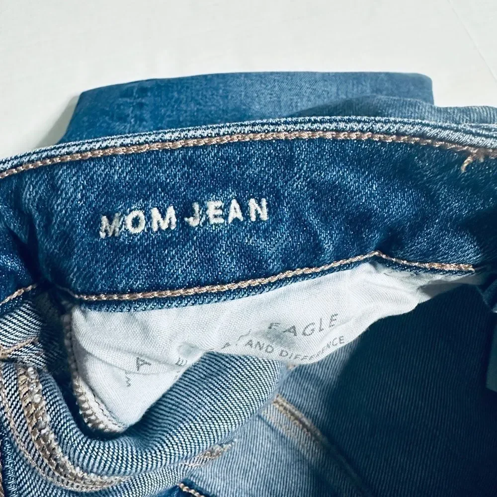 American Eagle Outfitters Dark/Midwash Distressed Hem Mom Jeans - Picture 4 of 7